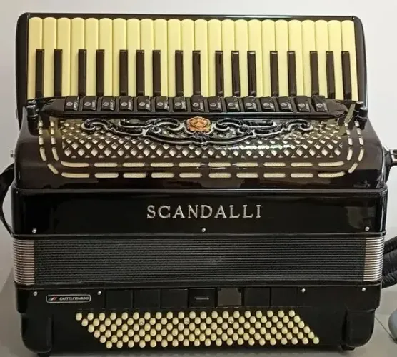 ACORDEON SCANDALLI / GIUSTOZZI