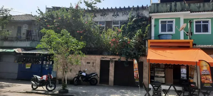 Casa ampla em Benfica, próximo a CADEG