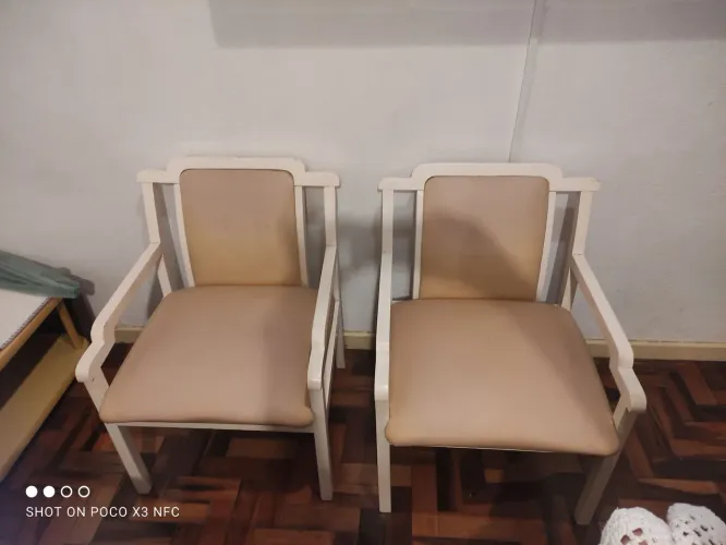 VENDO DUAS CADEIRAS ÓTIMAS