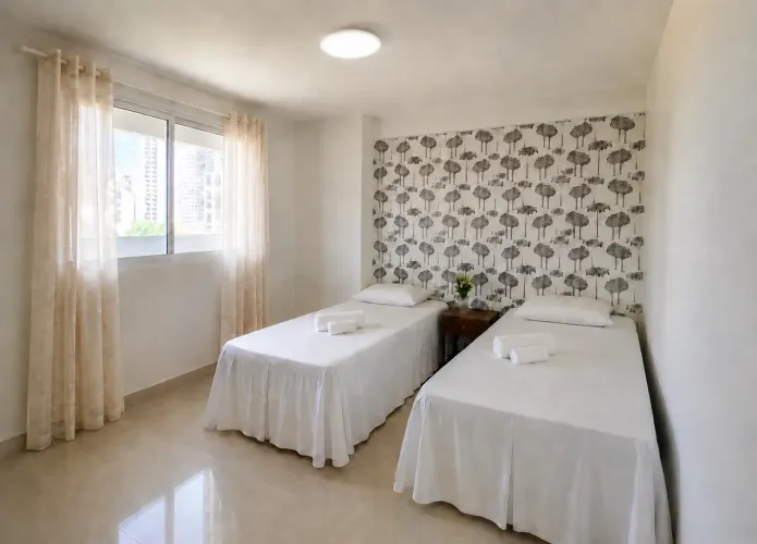 Apto 86m² mobiliado, 2 suítes, 2 vagas - Ed. Hipérion, Meireles