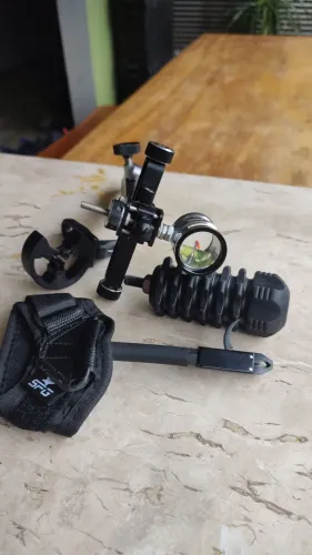 Scope, mira, gatilho, estabilizador e rest para arco