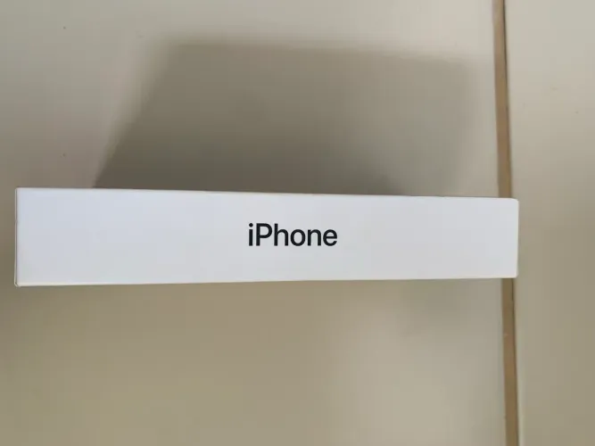 Caixa de iPhone 15 (apenas a caixa)
