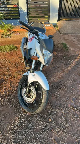 Cb300 2012 em dias