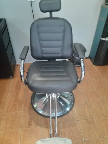 Cadeira Poltrona Salão Barbeiro Reclinável Cor Preto Base Redonda
