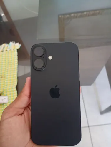 iPhone 16, bateira 98%, nunca foi aberto, peças originais, modelo americano.