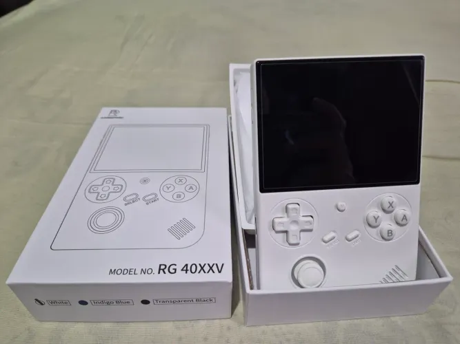 Console portátil Anbernic RG40XXV