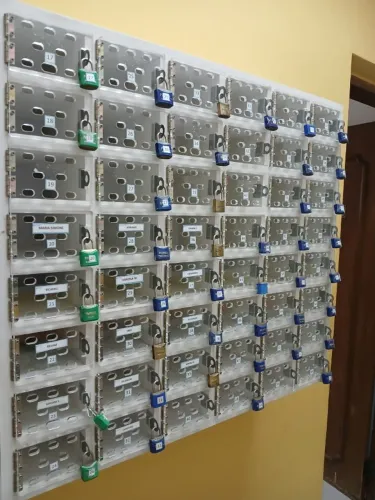 Armário p/ guardar celulares durante expediente! Evita utilização indevida em sua empresa