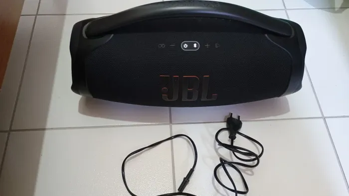 caixa JBL boobox 3