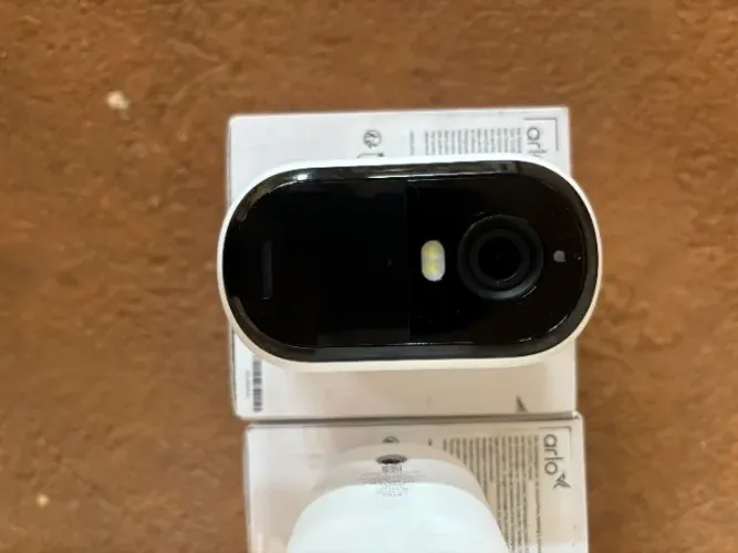 1ª Geração da Arlo Essential Spotlight. - NOVA!