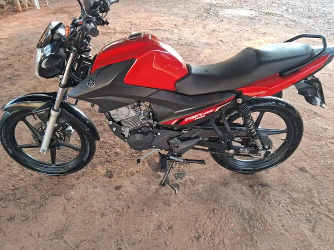 So 6 mil de volta vendo ou troco por moto ou carro preciso de 6 mil Moto em dias revisada 