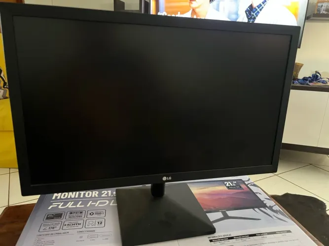 Vende-se 2 monitores estado de novos