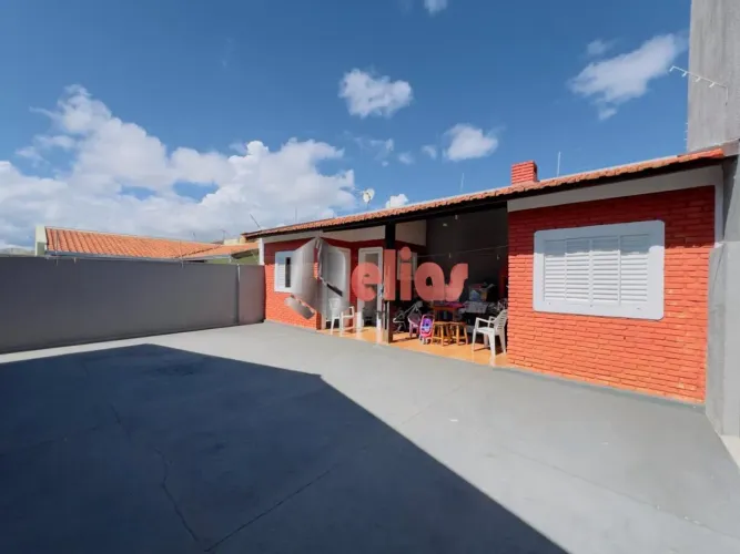 Casa para venda com 300 m² e 3 quartos em Vila Carvalho, Bauru - SP