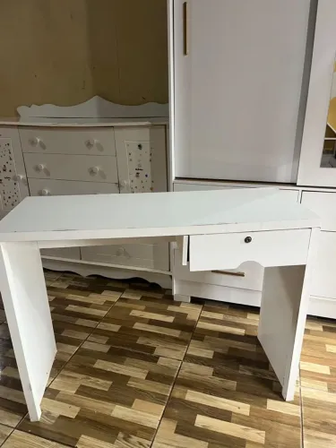 Vende-se mesinha de maquiagem