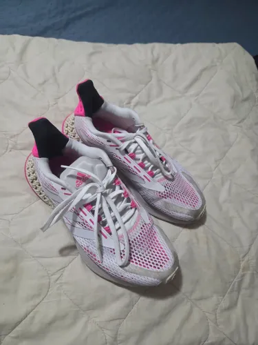 Tênis Adidas, usado poucas vezes