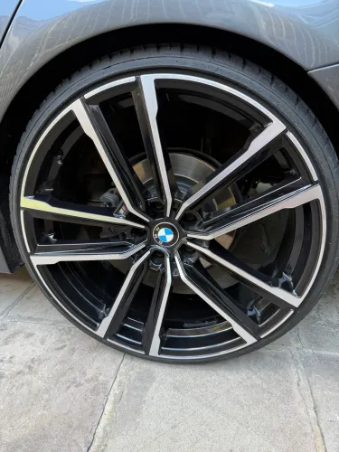 Rodas BMW originais 22 furação 5x120 com pneu novo 225/30/22