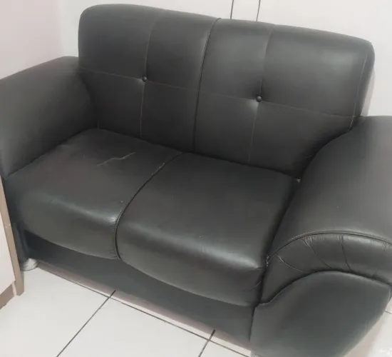 SOFA PRETO PRA SAIR LOGO
