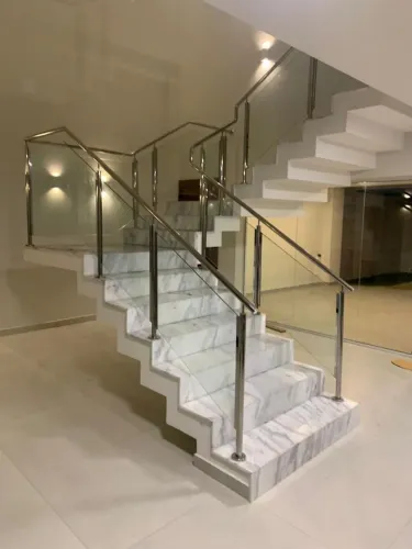 Guarda Corpo em inox e vidro