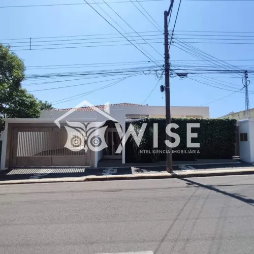 Casa espaçosa no Centro de Tupã, disponível para venda!