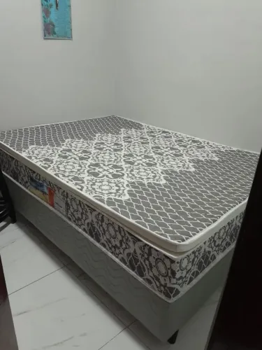Cama box casal zerada de 780,00 por 500,00