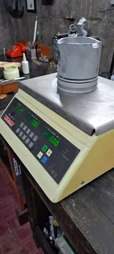 Balança 15 kg.
