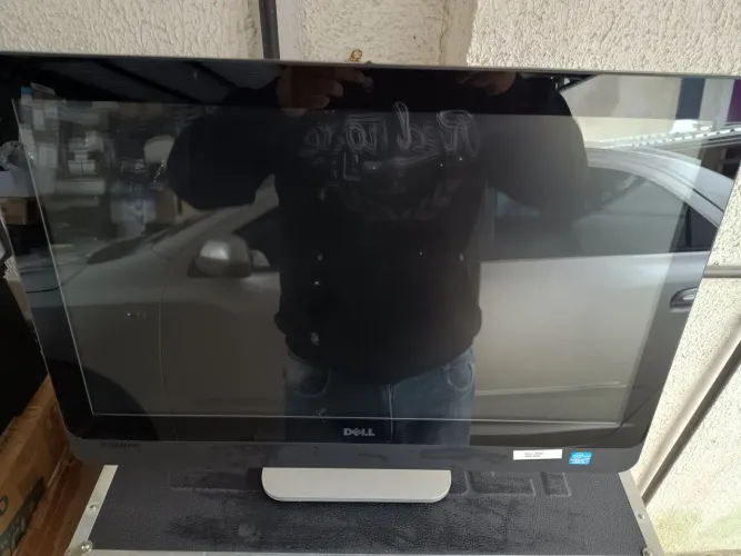 Dell Inspiron One 2330, i3, 23 polegadas com tela touch screen, modelo W05C/W05C001. 