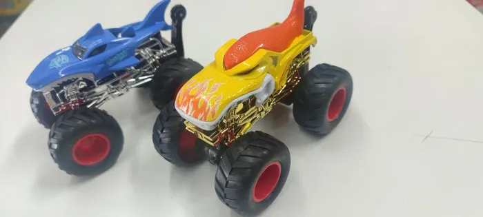 Carrinhos com rodão a fricção 