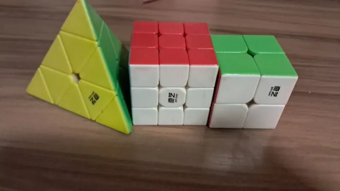 Vendo! Cubos mágicos.