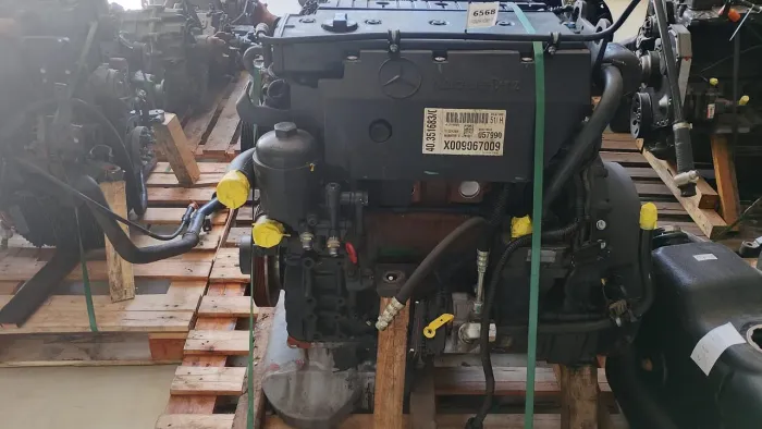 Motor accelo 815 ano 2020