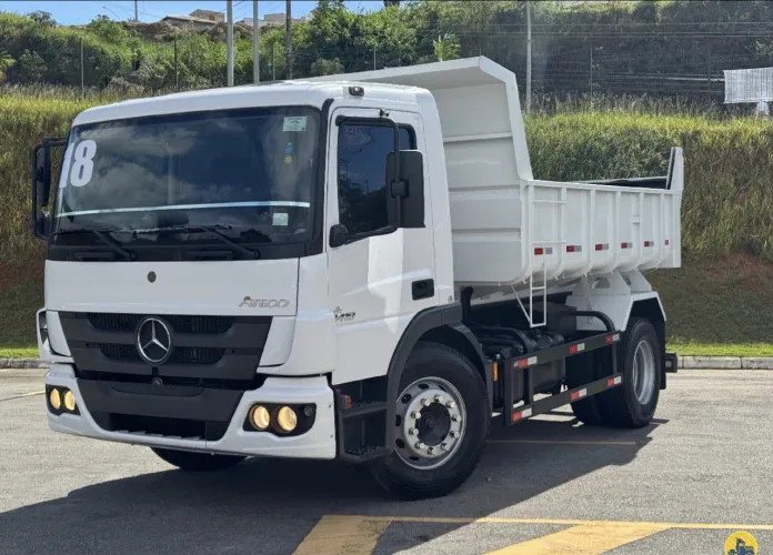 MB Atego 1419 ano 2018, 4x2, Toco, com caçamba de 6 ?, em MG)