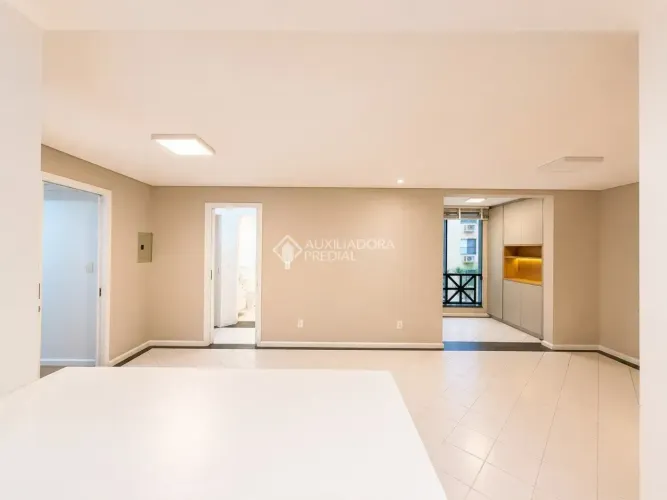 Imóvel para venda possui 84 metros quadrados com 3 quartos em Itacorubi - Florianópolis -