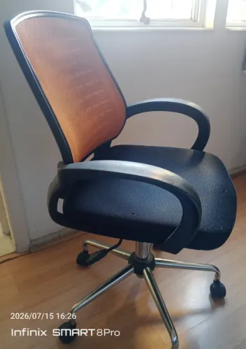 Cadeira de Escritório com rodas