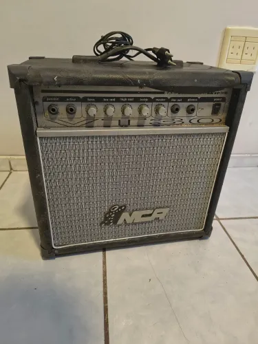 Amplificador Cubo para contrabaixo - NCA VT30