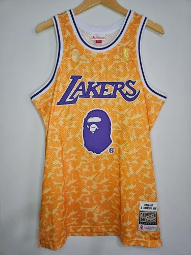 Regata Camisa Mitchell & Ness x BAPE Jersey Los Angeles Lakers Amarela