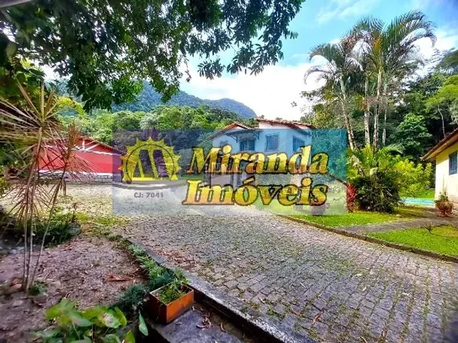 Propriedade de 13 qts, piscina natural e acesso à cachoeira, Caneca Fina