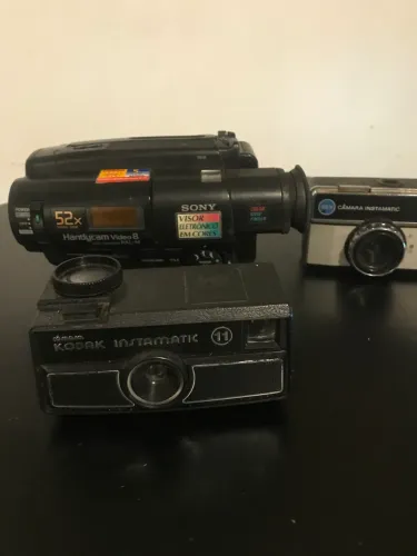 Filmadora e máquina fotográfica 