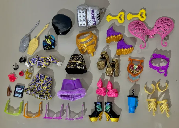 (DESCRIÇÃO) Acessórios Monster High g3