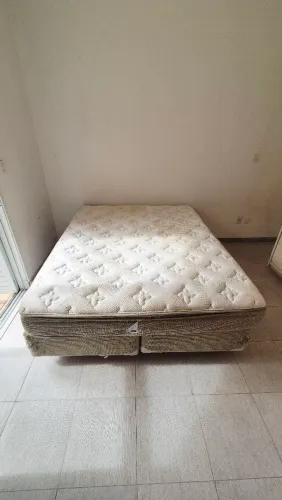 Cama Queen com base - Simmons
