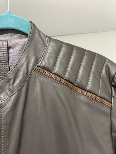 Jaqueta em Couro Masc.