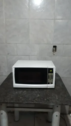 Microondas Philco 20litros funcionando perfeitamente e ótimo estado de conservação. 