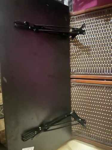 Mesa Dobravel para parede com 2 banquetas.