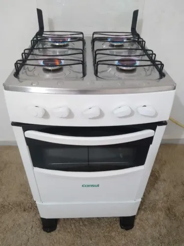 Vendo fogão " CONSUL " BEM CONSERVADO " O FORNO ESTÁ NOVO " 