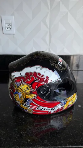 Capacete norisk koi