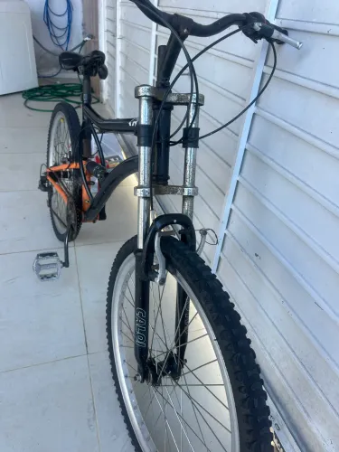 Bicicleta mountain bike aro 26 com marcha