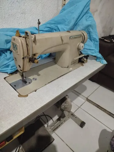 Vende-se máquina Industrial Reta