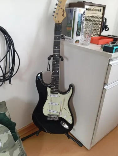 guitarra Memphis da marca tajima recém saída de lutier