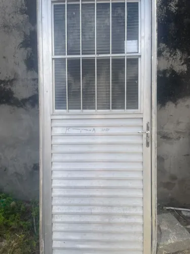 Porta de alumínio 90X90
