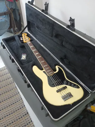 Fender Jazz Bass American Deluxe 5 cordas U.S.A