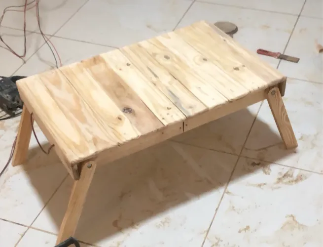 Mesa maleta dobrável e portátil