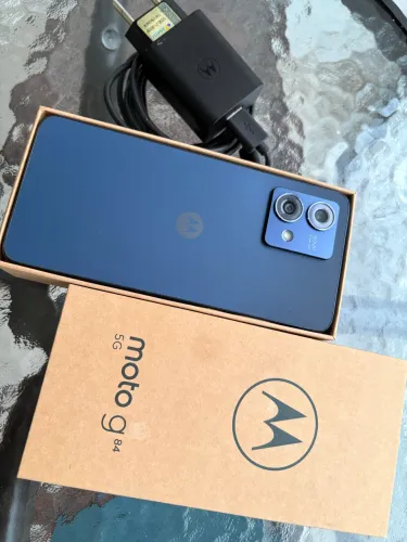 Motorola moto G84 256gb 8gb RAM