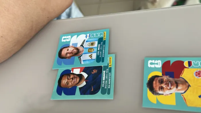 figurinha messi e mbappé